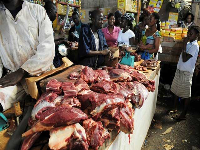 20/10/16 Kobénan Kouassi Adjoumani fait le bilan de la filière avicole : 44. 000 tonnes de volailles et 1, 48 milliard d’œufs consommés en 2015