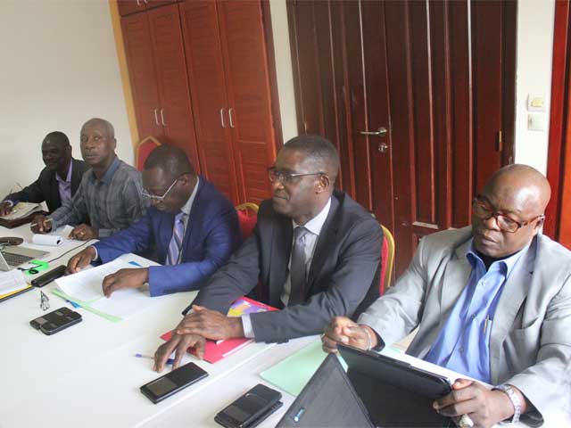 10/11/16 Interprofessionnalisation de la filire hva : Les responsables en conclave  Bonoua 