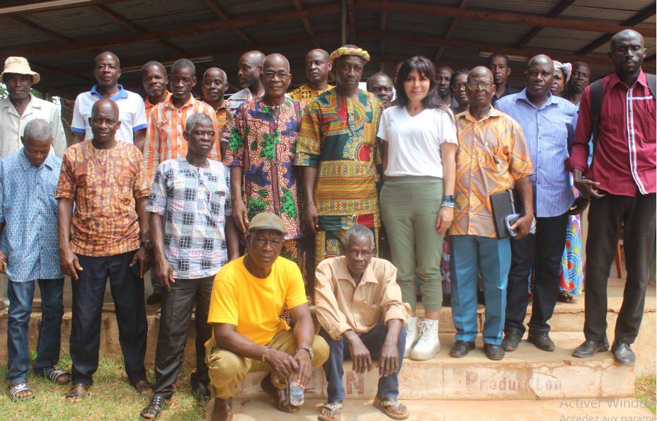 14/03/22 Kokumbo: Le Président DOUMBIA LACINA, avec son partenaire chocolatier ivoirien porteurs de plusieurs projets à l'endroit des agriculteurs de café-cacao