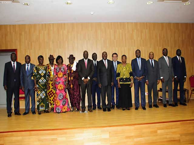 06/11/16 RGLEMENT DU DIFFREND SICOR-POPULATIONS DE JACQUEVILLE ET GRAND-LAHOU: UN ACCORD SIGN  LA PRIMATURE 