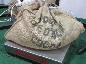 10/02/21 En définitive, la Côte d'Ivoire aurait accepté de solder son cacao pour vendre