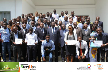 04/11/17  La startup ivoirienne Essence K, dans l'huile essentielle de cacao, laurate du concours Environment startups