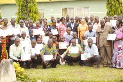 23/12/14 L'ANADER FORME SES AGENTS EN MATIERE DE CACAOCULTURE DURABLE