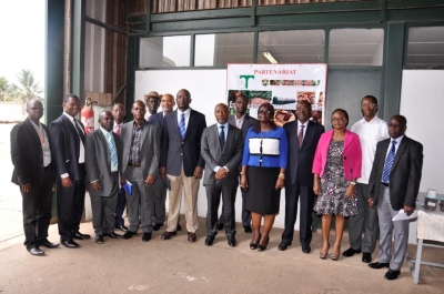 24/02/15 LE CONSEIL DU CAFE-CACAO VISITE LA SOCIETE IVOIRIENNE DE TECHNOLOGIES TROPICALES (I2T)