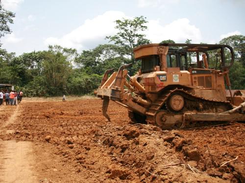 07/09/15 Gabon: la Sotrader signe un contrat de 140 millions $ avec Caterpillar pour mécaniser l’agriculture